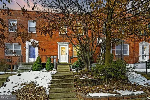 8672 Oak Rd, Parkville, MD 21234