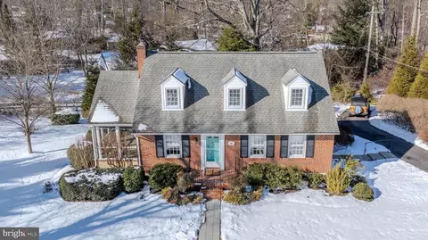 212 Gateswood Rd, Lutherville Timonium, MD 21093