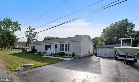 13102 Patuxent Rd, Middle River, MD 21220