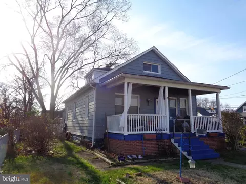 907 Woodlynn Rd, Essex, MD 21221
