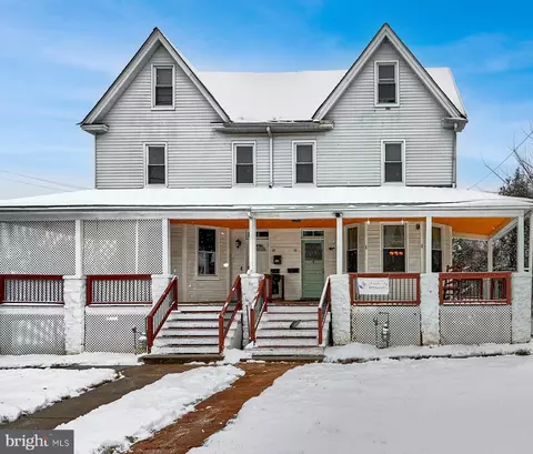 18 Sudbrook Ln, Pikesville, MD 21208