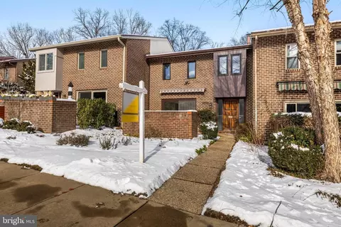 6120 Buckingham Manor Dr, Baltimore, MD 21210