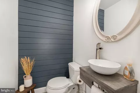 Bath - 2824 Wells Ave, Sparrows Point, MD 21219 photo 1 of 4