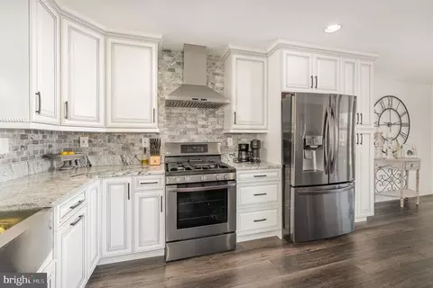 Kitchen - 2824 Wells Ave, Sparrows Point, MD 21219 photo 3 of 4