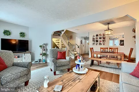 Entry Way - 13 Cedarcone Ct, Nottingham, MD 21236 photo 1 of 6