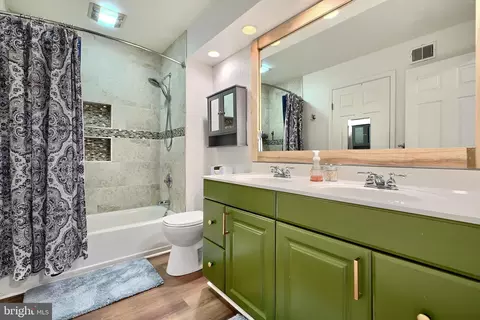 Bath - 13 Cedarcone Ct, Nottingham, MD 21236 photo 8 of 8