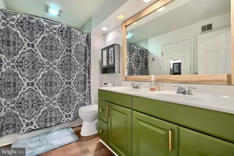 Bath - 13 Cedarcone Ct, Nottingham, MD 21236 photo 3 of 8