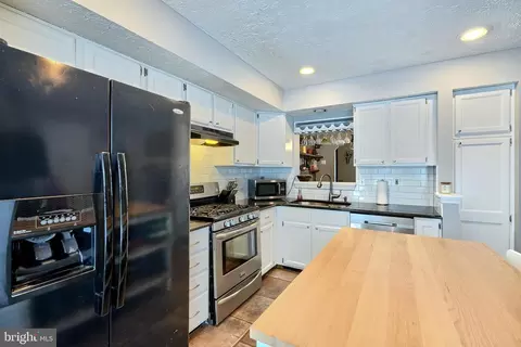 Kitchen - 13 Cedarcone Ct, Nottingham, MD 21236 photo 2 of 7