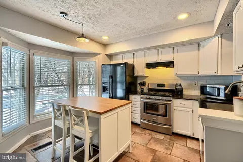 Kitchen - 13 Cedarcone Ct, Nottingham, MD 21236 photo 5 of 7