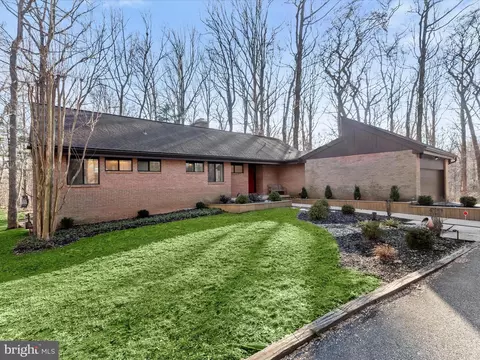 4 Chellis Ct, Owings Mills, MD 21117