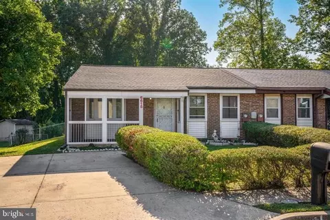 6615 Spring Mill Cir, Lochearn, MD 21207