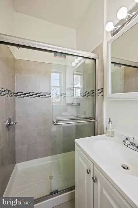 Bath - 1014 Leeds Ave, Baltimore, MD 21229 photo 5 of 5