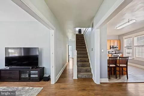 Entry Way - 1014 Leeds Ave, Baltimore, MD 21229 photo 1 of 4