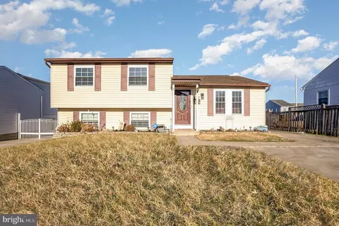 631 Fuselage Ave, Essex, MD 21221