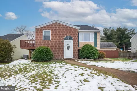 7 Barletta Ct, Rosedale, MD 21237