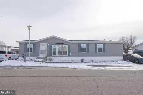 3205 Honeysuckle Ln, Middle River, MD 21220
