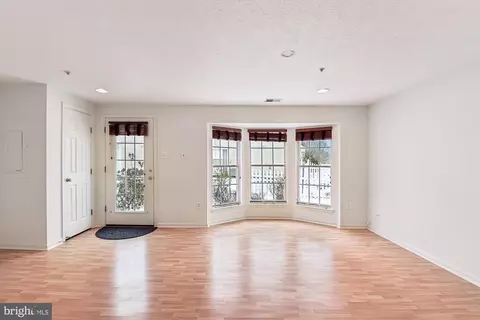 Living - 4128 Maple Path Cir #59, Nottingham, MD 21236 photo 5 of 7