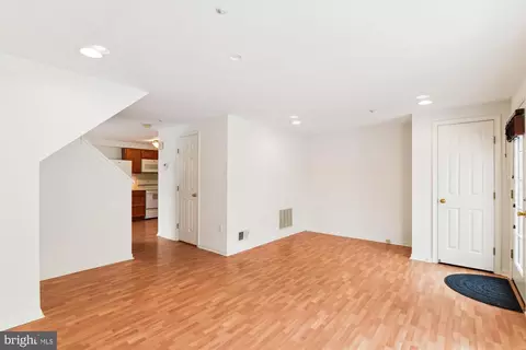 Living - 4128 Maple Path Cir #59, Nottingham, MD 21236 photo 6 of 7