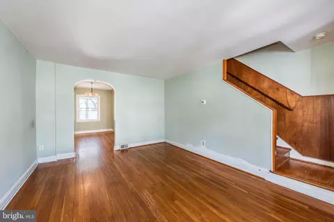 558 47th St, Baltimore, MD 21224 photo 4