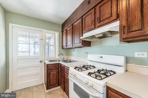558 47th St, Baltimore, MD 21224 photo 8