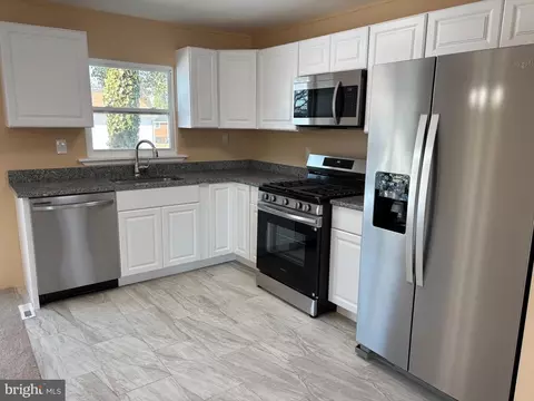 3122 Rheims Rd, Windsor Mill, MD 21244 photo 8