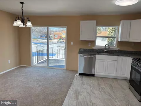 3122 Rheims Rd, Windsor Mill, MD 21244 photo 7