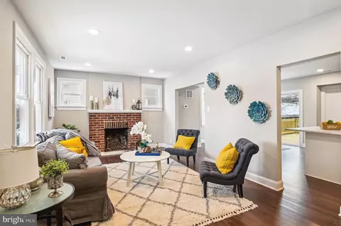 10 Hillside Rd, Catonsville, MD 21228