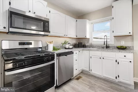4327 Annapolis Rd, Baltimore, MD 21227 photo 13