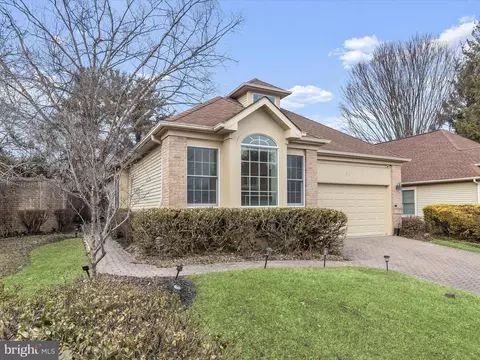 22 Stags Leap Ct, Pikesville, MD 21208