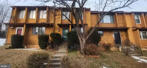 4 Gloucester Ct, Reisterstown, MD 21136