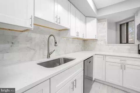 Kitchen - 8 Longstream Ct #101, Baltimore, MD 21209 photo 2 of 2