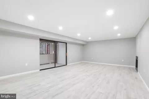 Living - 8 Longstream Ct #101, Baltimore, MD 21209 photo 1 of 8