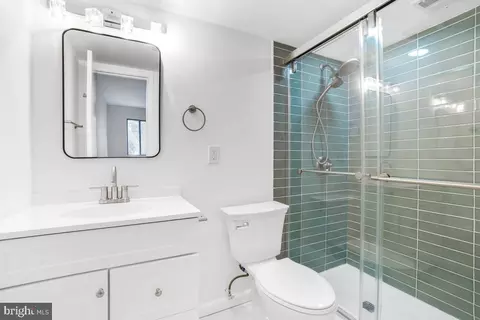 Bath - 8 Longstream Ct #101, Baltimore, MD 21209 photo 2 of 3
