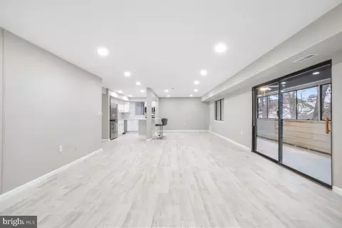 Living - 8 Longstream Ct #101, Baltimore, MD 21209 photo 6 of 8