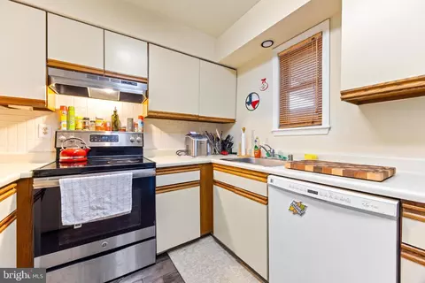 23 Cashell, Nottingham, MD 21236 photo 8