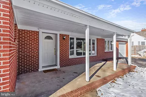 206 Moser Ln, Owings Mills, MD 21117