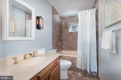 Bath - 6403 Lewis Rd, Baldwin, MD 21013 photo 1 of 2