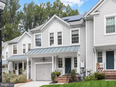 812 Charles James Cir, Ellicott City, MD 21043