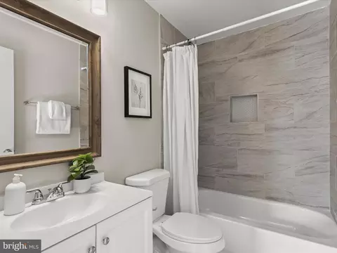 Bath - 15 Jack Pine Pl, Nottingham, MD 21236 photo 1 of 4