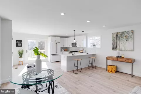 1 Chinook Ct, Randallstown, MD 21133