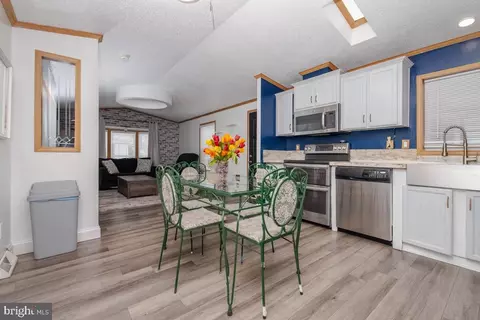 7516 Biscayne Bay Blvd, Middle River, MD 21220 photo 6