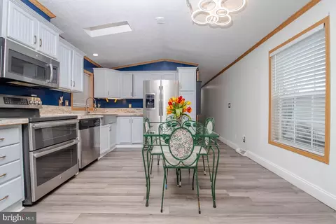 7516 Biscayne Bay Blvd, Middle River, MD 21220 photo 7