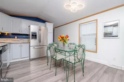 7516 Biscayne Bay Blvd, Middle River, MD 21220 photo 9