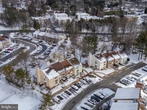 View/Area - 6936 Clearwind Ct, Baltimore, MD 21209 photo 1 of 2