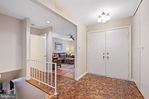 Entry Way - 7208 Denberg Rd, Baltimore, MD 21209 photo 3 of 3