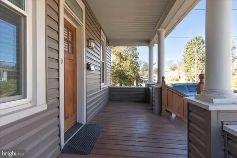Exterior - 205 1st Ave, Lansdowne, MD 21227 photo 6 of 7