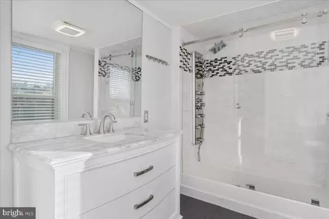 Bath - 205 1st Ave, Lansdowne, MD 21227 photo 4 of 4