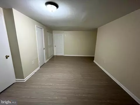 Living - 11 Top View Ct, Windsor Mill, MD 21244 photo 8 of 11