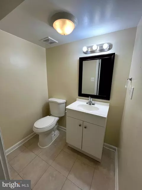 Bath - 11 Top View Ct, Windsor Mill, MD 21244 photo 8 of 8