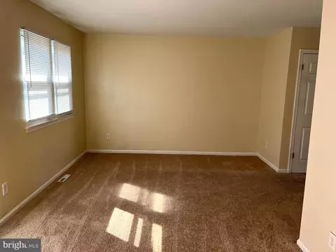 Living - 11 Top View Ct, Windsor Mill, MD 21244 photo 2 of 11